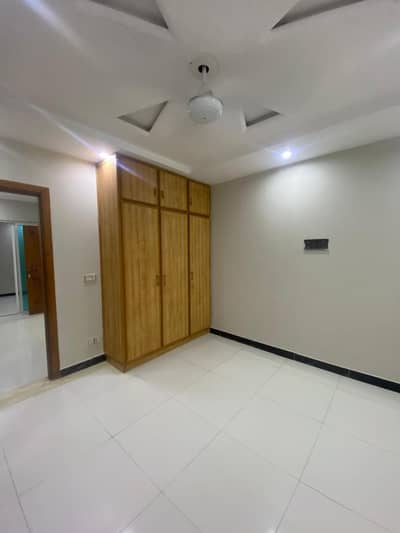 Avail Yourself A Great Prime Location 1250 Square Feet Flat In E-11