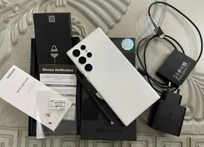 Samsung Galaxy S22 ultra with full box urgent sale OLX