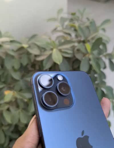 Iphone 15 pro max 10/10 scratchless