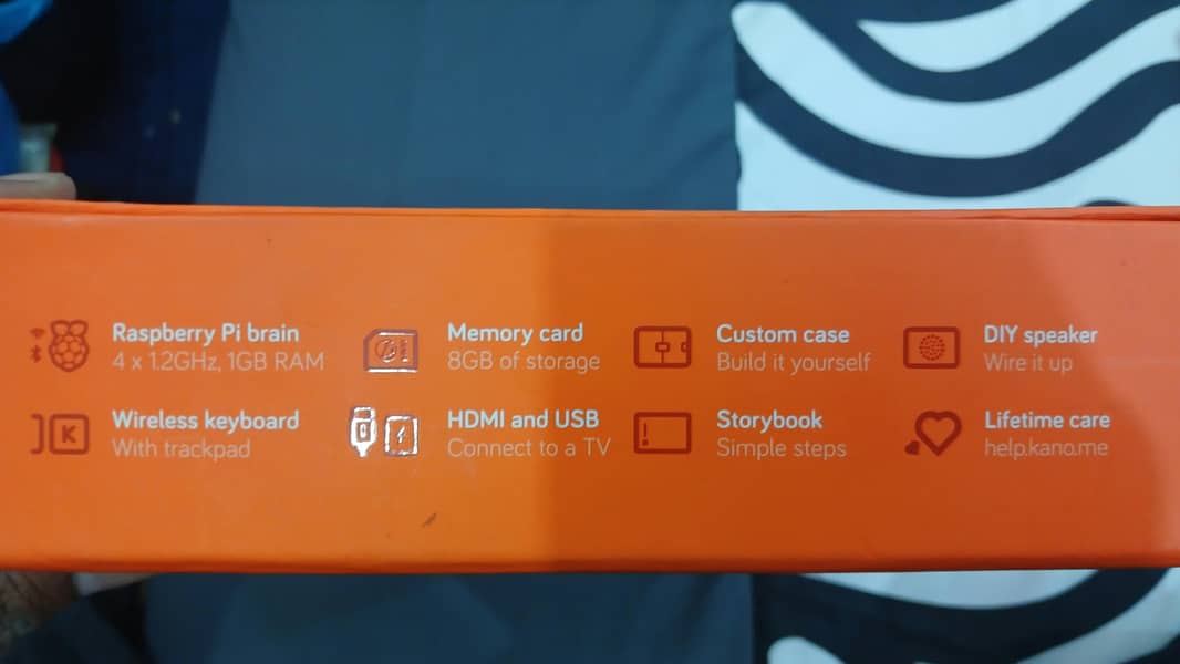 Kano Computer Kit (Raspberry Pi 3) 4