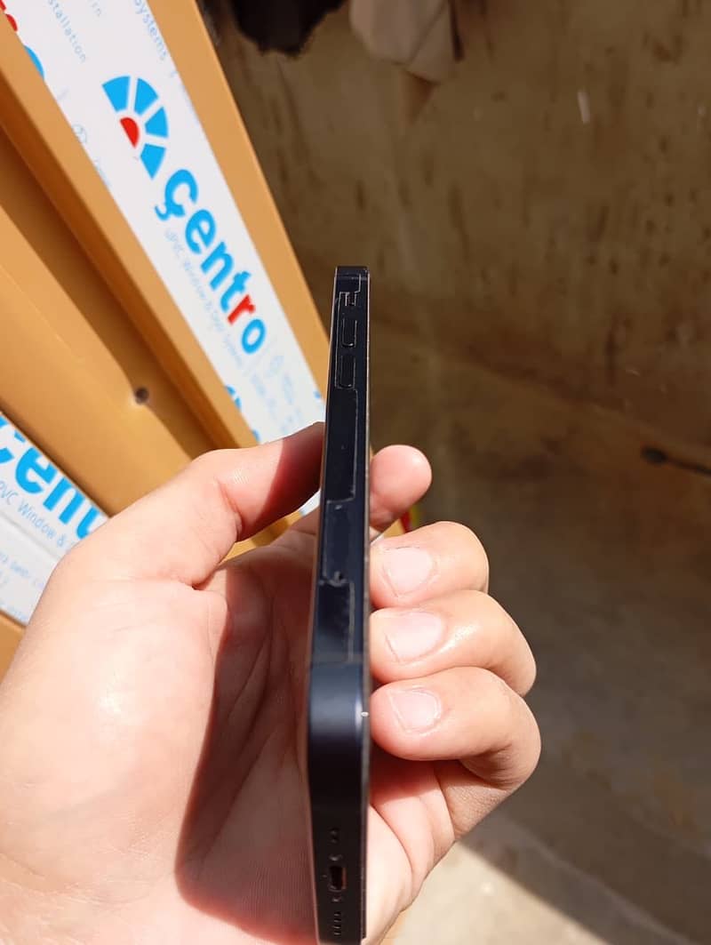 iPhone 12 mini mint condition 3