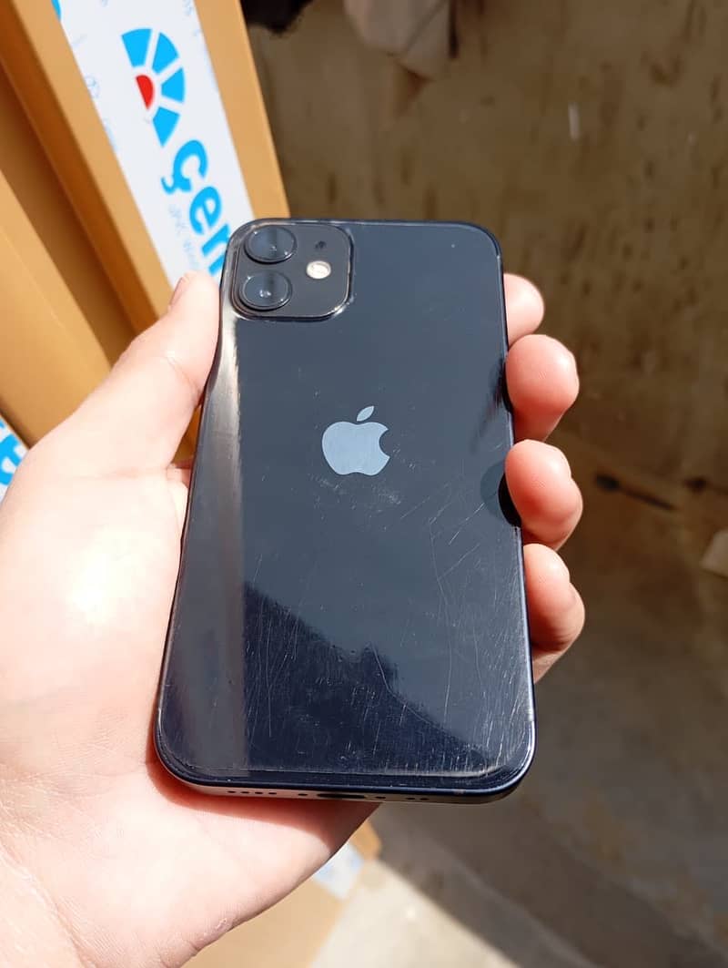 iPhone 12 mini mint condition 4