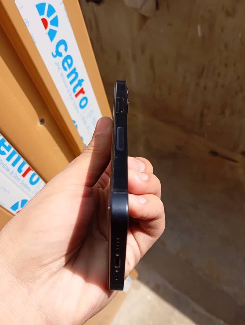 iPhone 12 mini mint condition 5