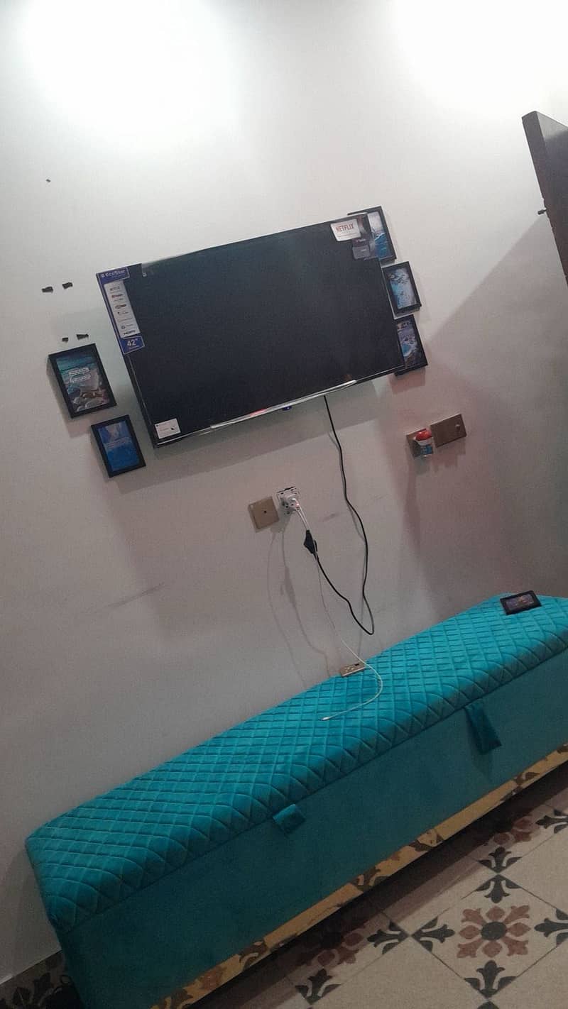 Bed set with dressing table 2