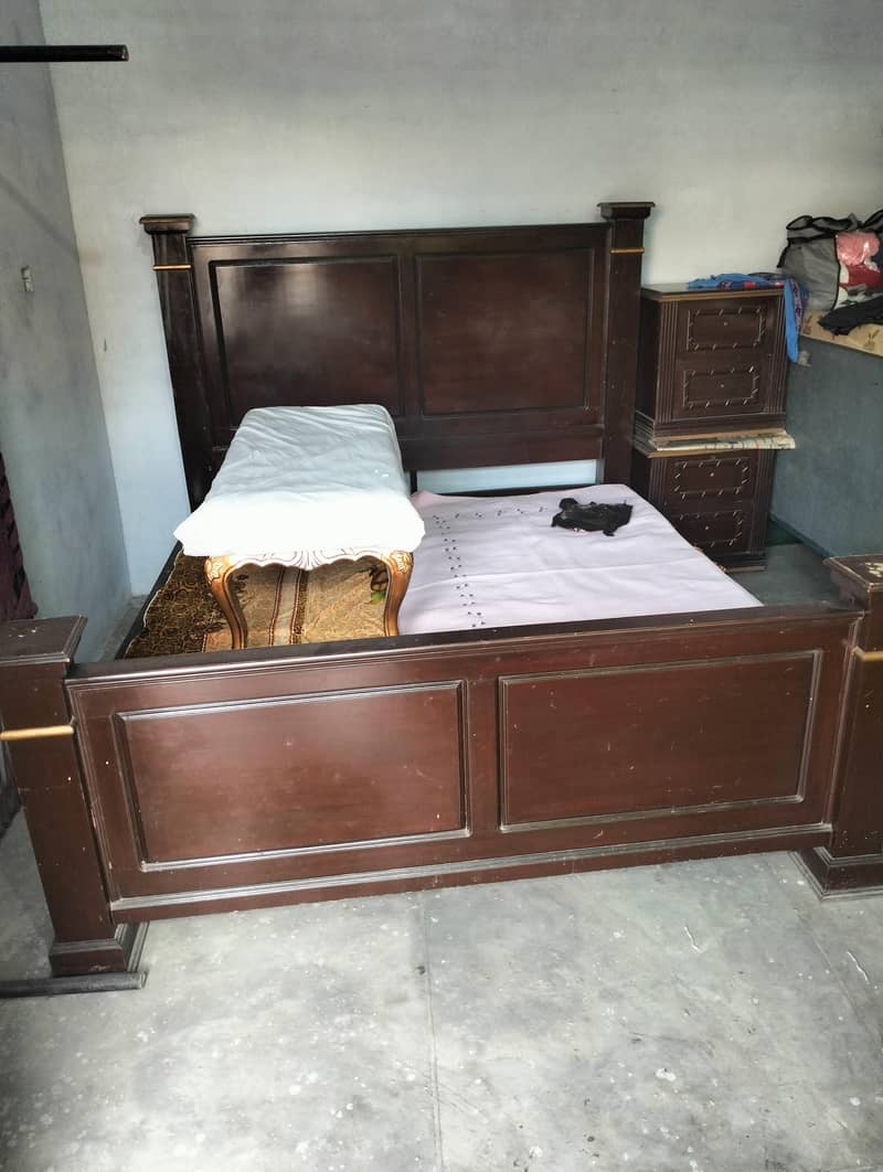 King size bed with drawer and dressing table 6