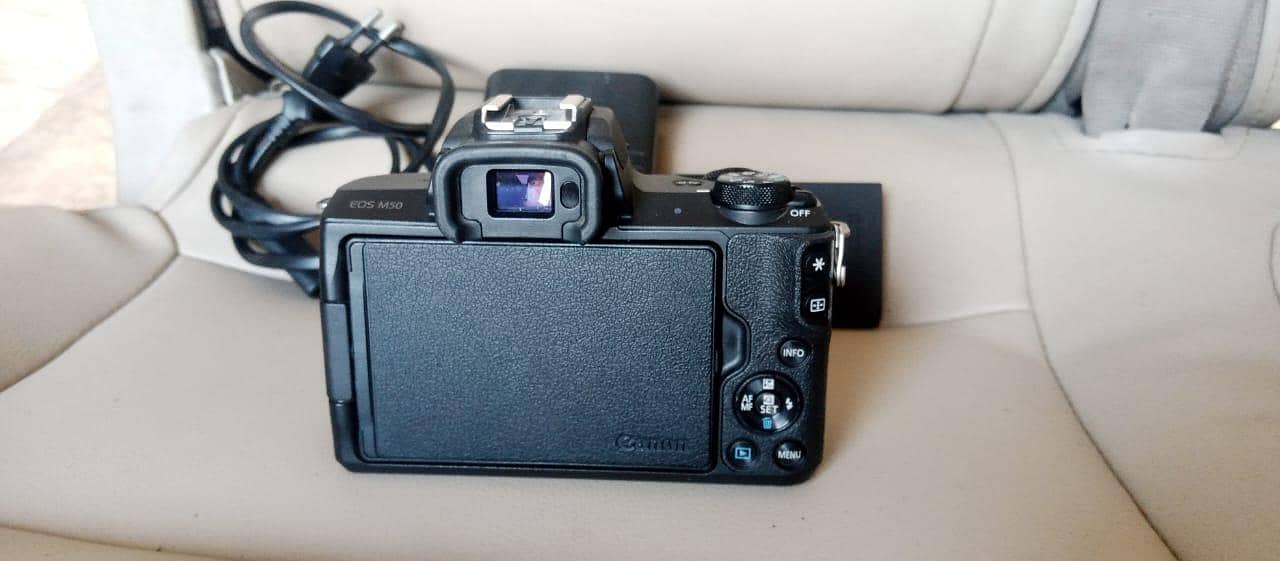 Canon EOS M50 4