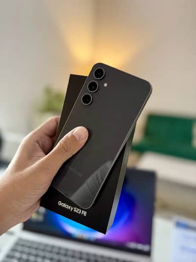 Samsung S23 FE - Graphite (PTA 10/10)