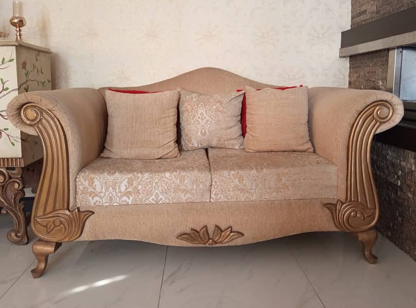 Ecnomical and Good Condition Sofa set, Center Table, Corner shelf for 0