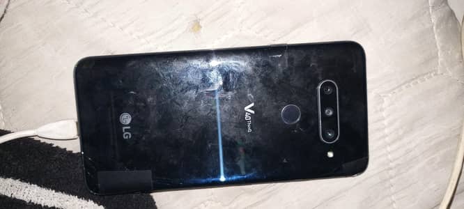 LG V40 thinQ Non Pta condition 10/9