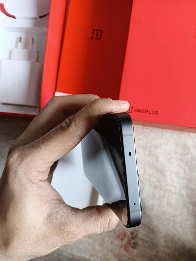 Oneplus 13s official approved global - Mobile Phones - 1108884178