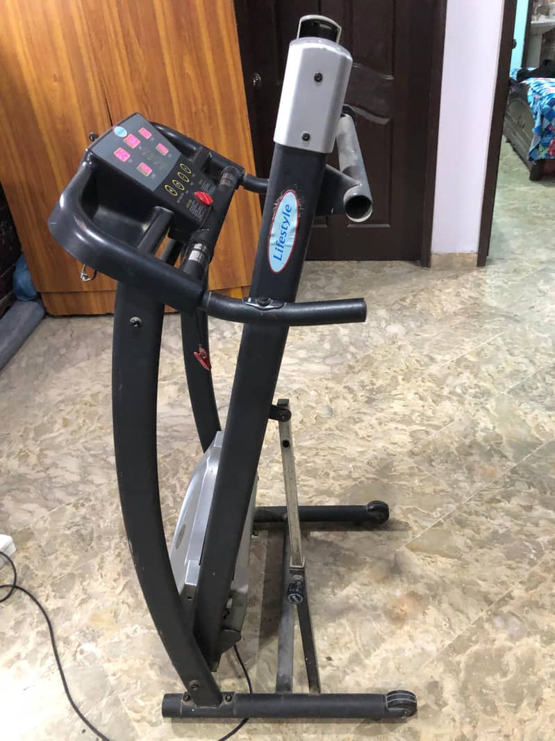 TREADMILL/Running machine /Jogging machine 3