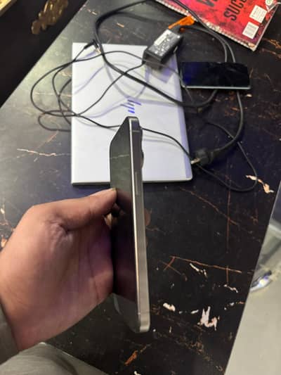 15 pro max natural titanium