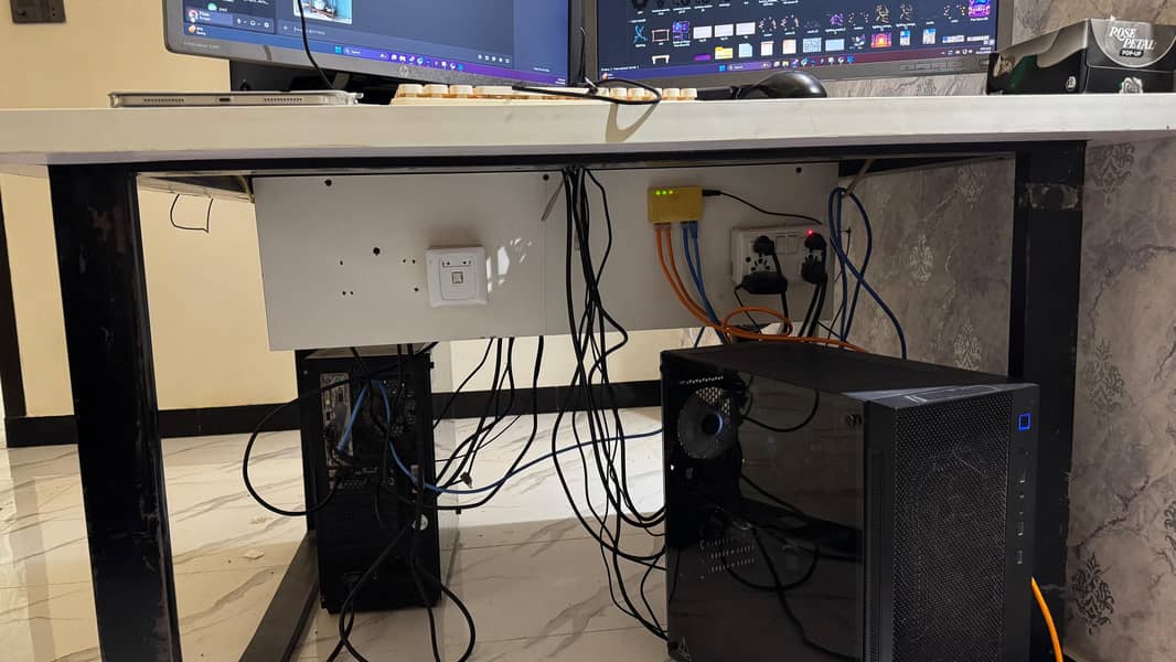 Computer table for 2-4 3