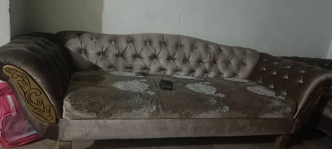 Beautiful & Decent Design Sofa set urgent sale like new