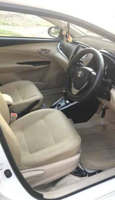 Yaris ativ automatic