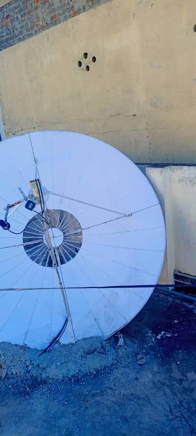 8 feet and 6 feet dsh antennas,