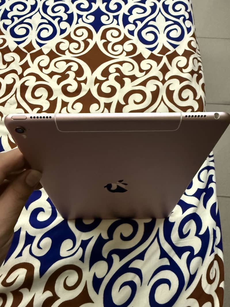 iPad Pro 9.7 inch cellular 2