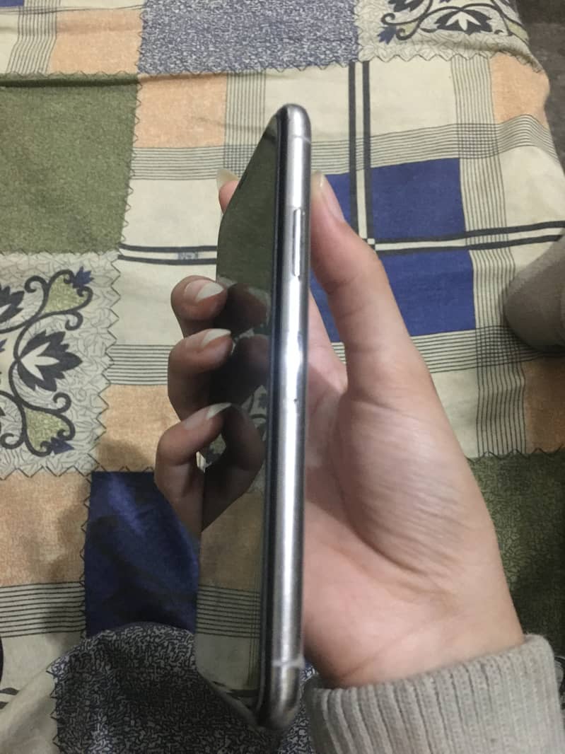 Apple iPhone X 5