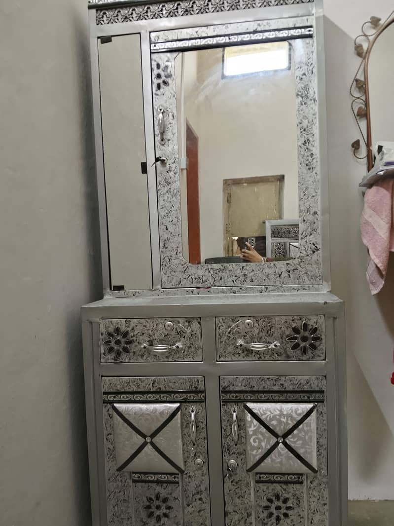 Dressing table 1