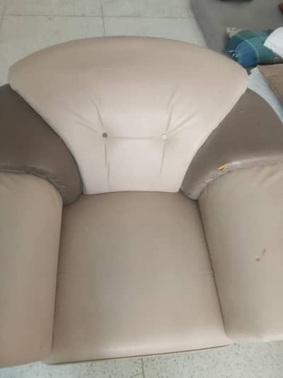 five seatet leather sofa,t  good condition light weigjt easy to move