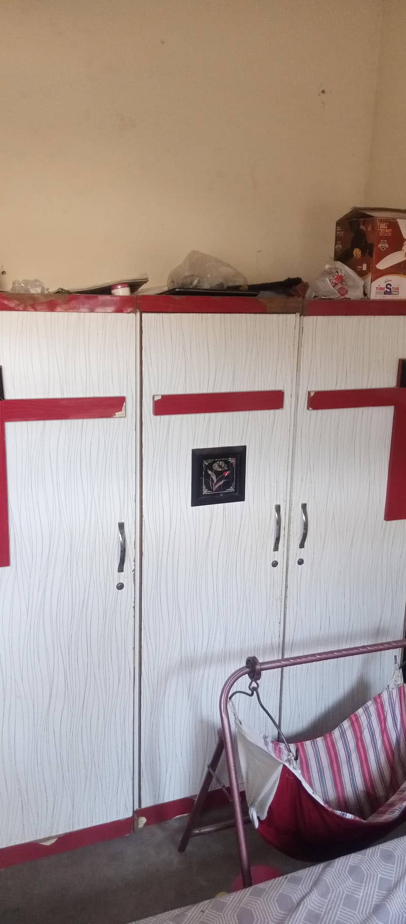 bed Almari dressing table 0