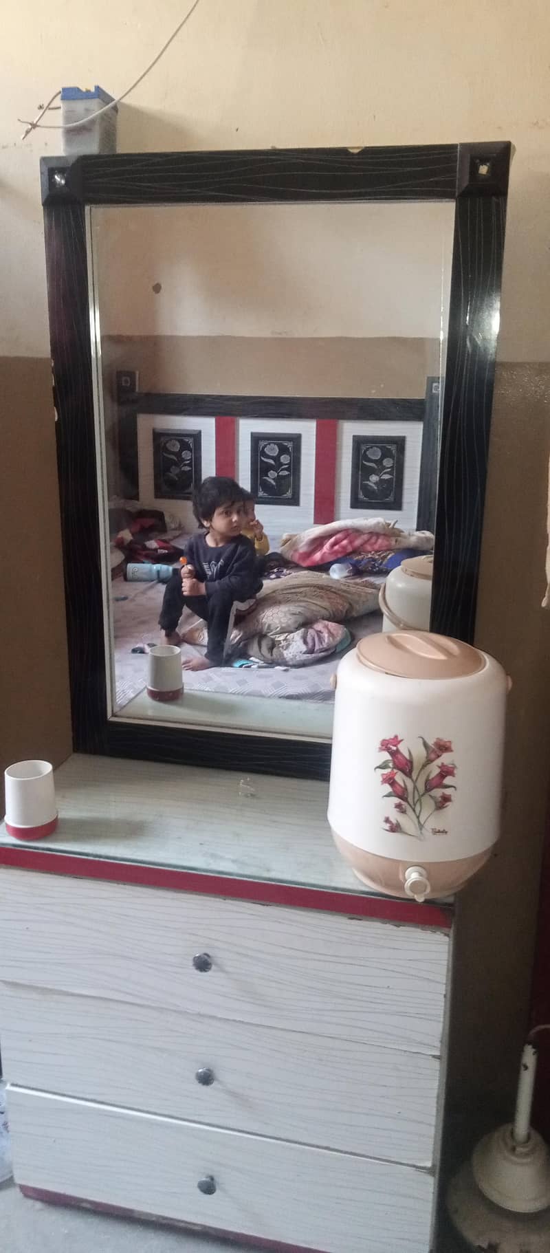 bed Almari dressing table 2