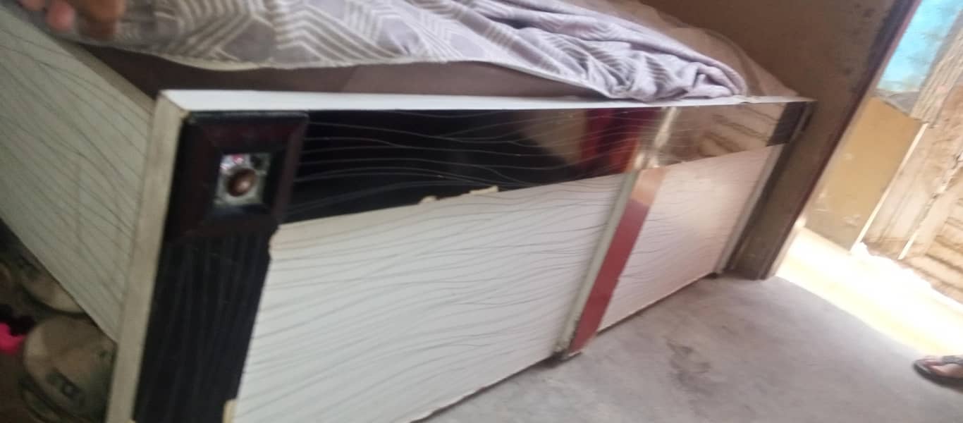 bed Almari dressing table 3