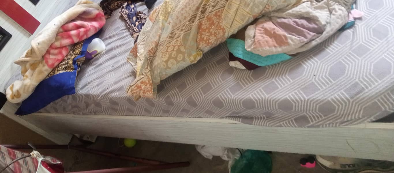 bed Almari dressing table 4