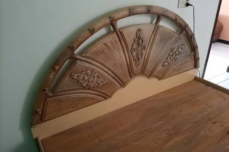 Lasani wood deco paint bed