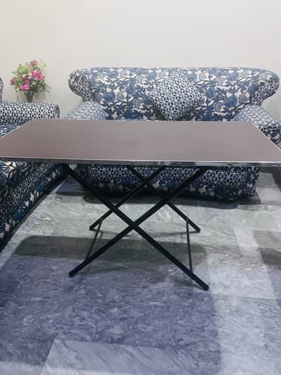 Foldable Table in good condition for sale| 4ft length 2ft wide