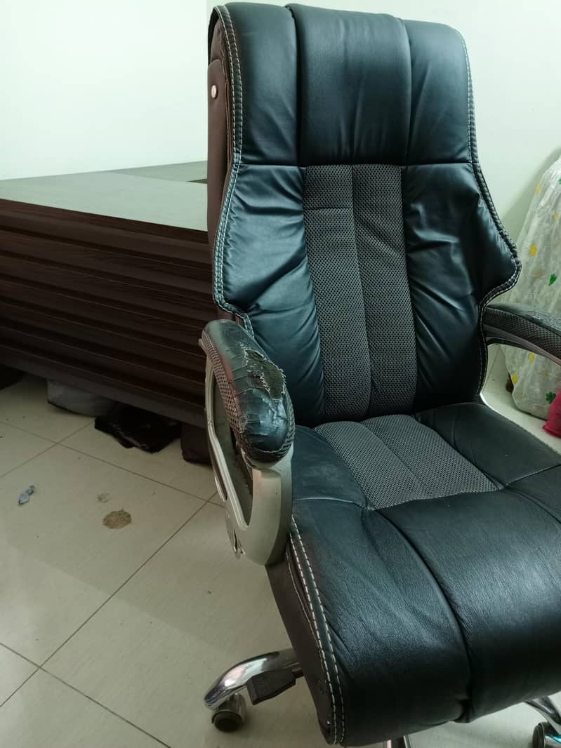 executive chair only 1