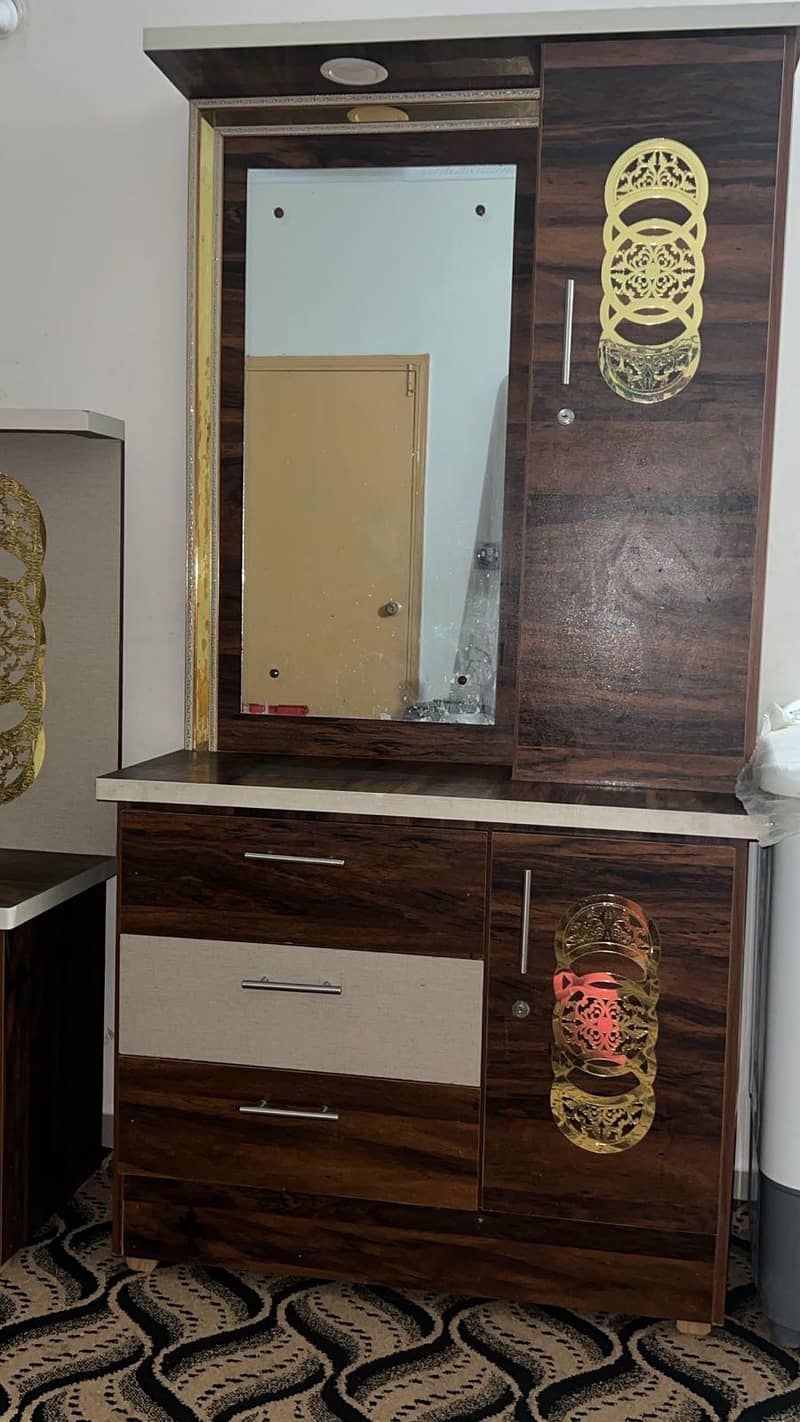 BedSet with dressing table 3