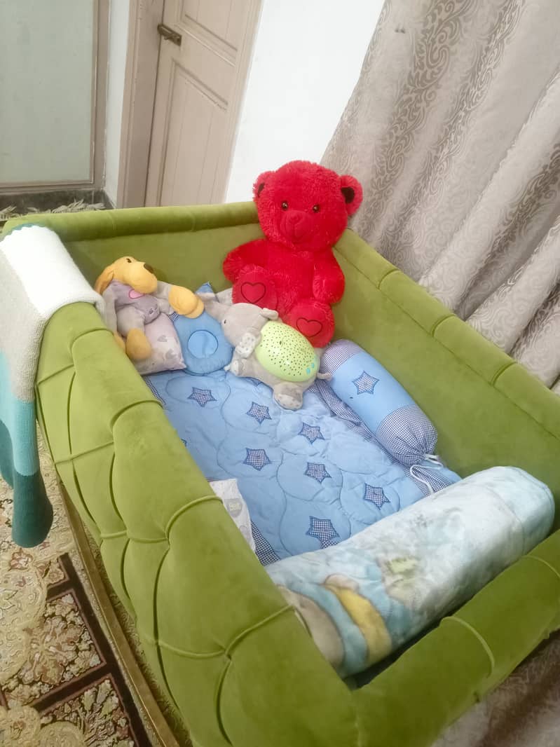 Baby cot 0