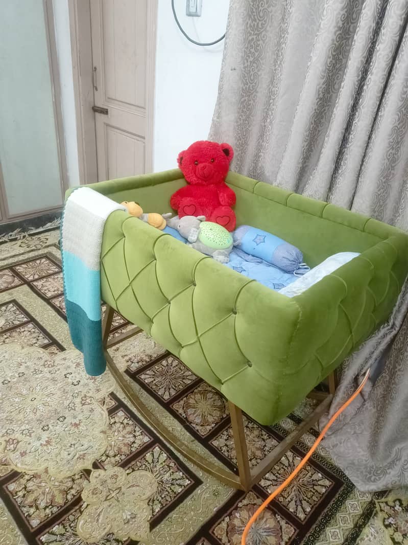 Baby cot 1