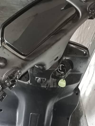 hey    I m selling my Scooty EVee