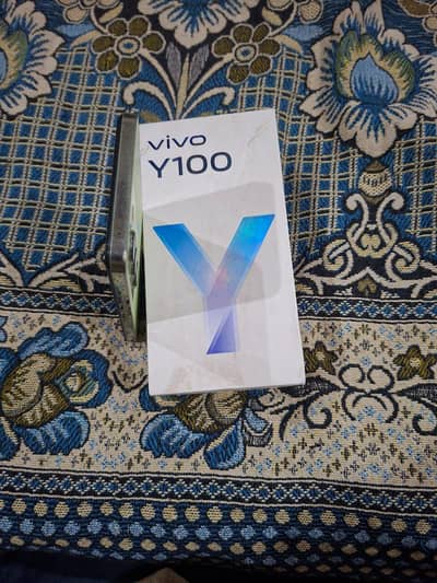 vivo y100