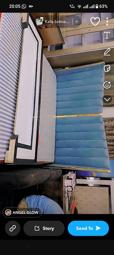 hamare yahan bahut Acha Acha  bed set hai