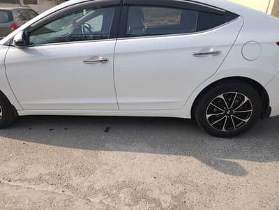 Hyundai Elantra 2021