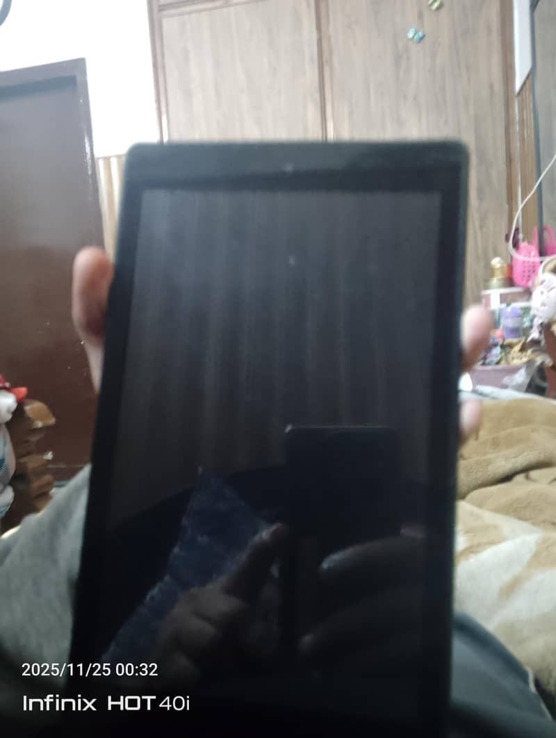Amazon  tablet  good condition 2/32 2