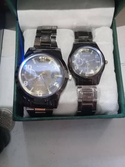 new stylish couple watch