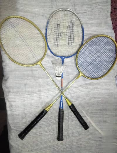 Three Rackets with one Shuttle