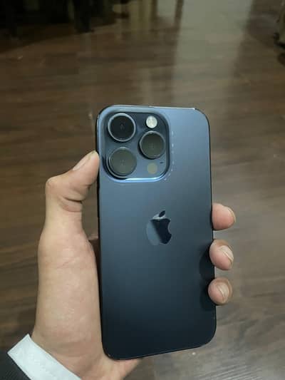iPhone 15 pro (complete box)