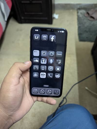 iphone xs max  Exchange possible