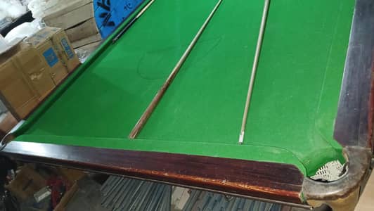 snooker table full size with complete ball and stick