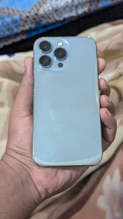 iPhone 13 pro NON pata with box