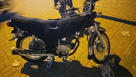 Honda 125 Red Colour 2025.