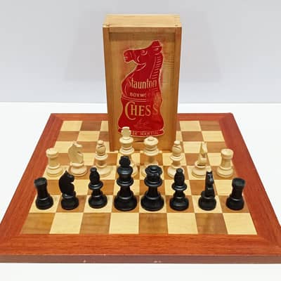 Beautiful Vintage 1960s French Staunton Chess Set, made in France