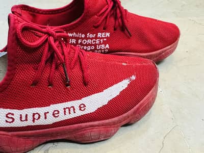 Orignal supreme sports shoes