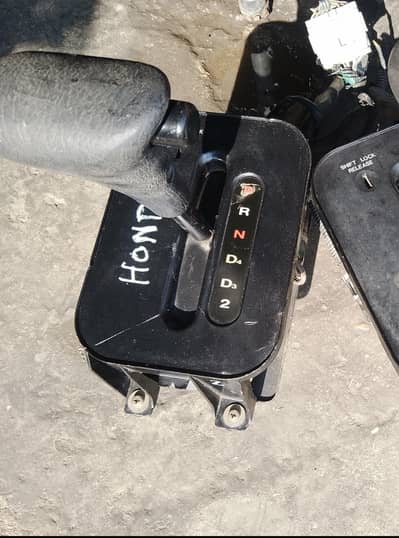 HONDA CIVIC MODEL 2000 gear shifter Available hai