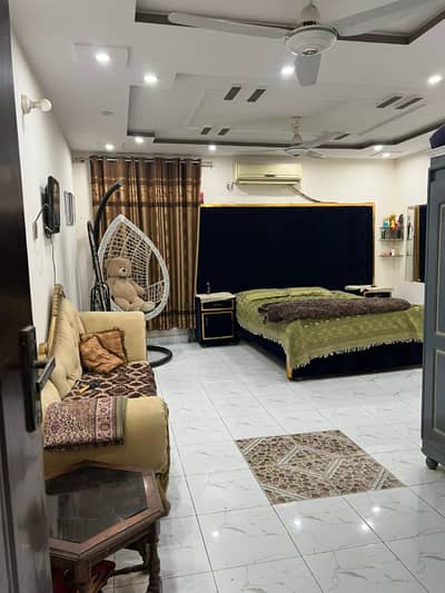 Edan Gardens 5 Marla duble story house gase bijli mojod for rent